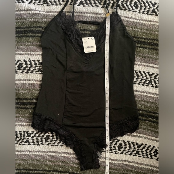 Black Lace Wild Bunch Bodysuit Free People - Picture 5 of 6